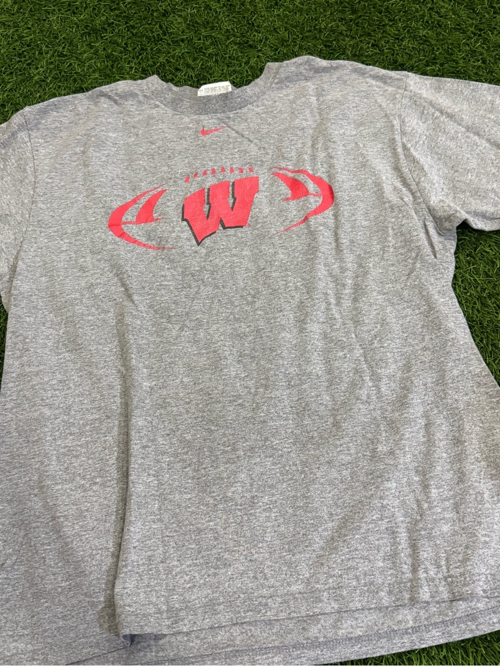 Vintage Nike Wisconsin Badgers Football Tshirt